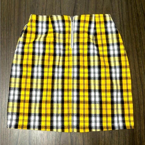 Hollister Casual Mini Short Yellow Black Plaid Ultra High Rise Skirt Size XS - Picture 2 of 6